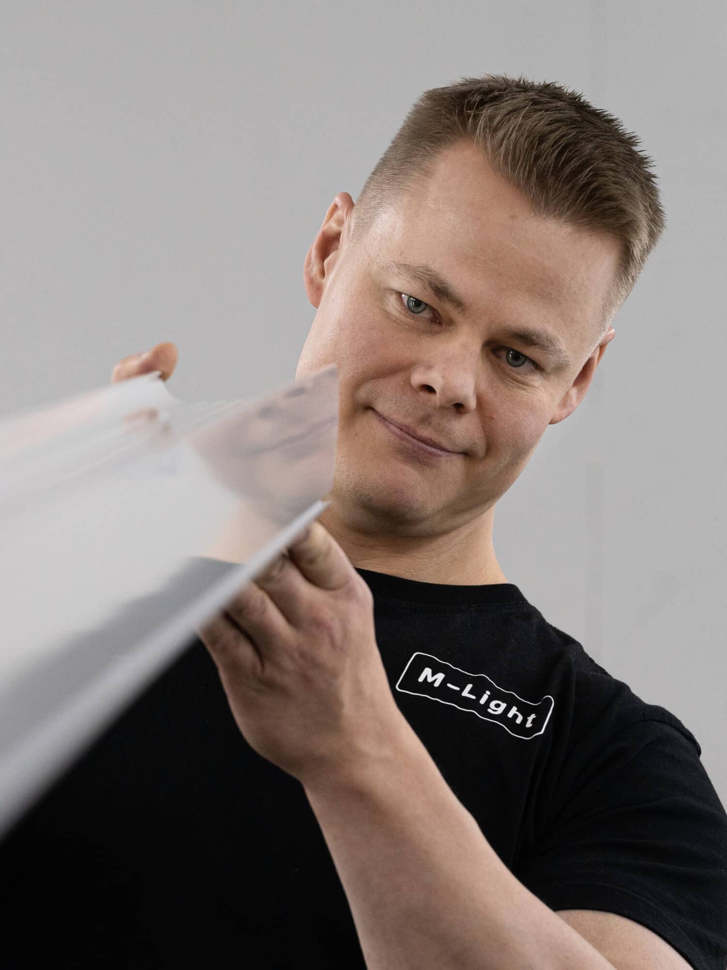 Kajo Brandsin referenssi, M-Light.