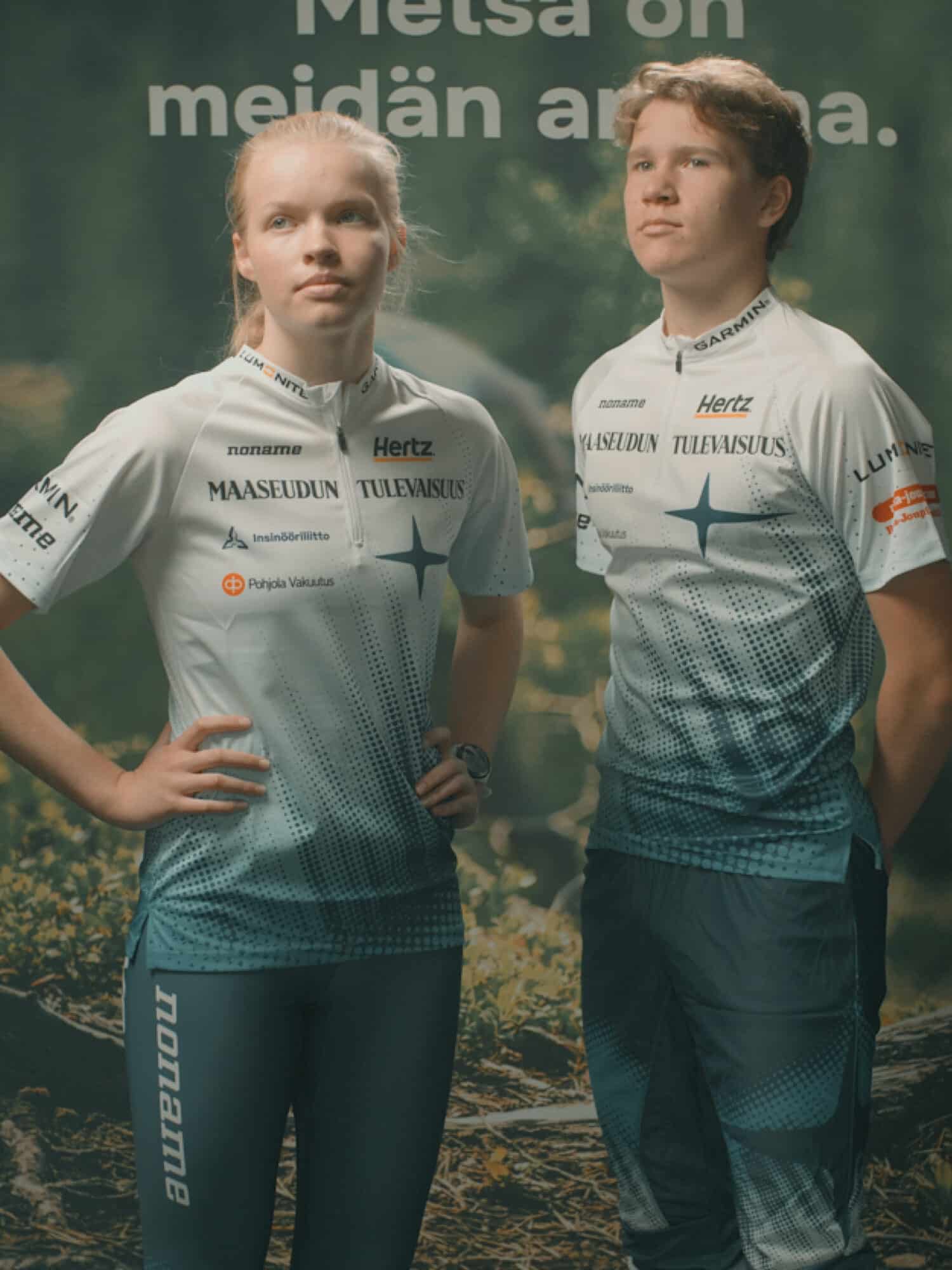 Kajo Brandsin referenssi, suomen Suunnistusliitto. Kisa-asu.